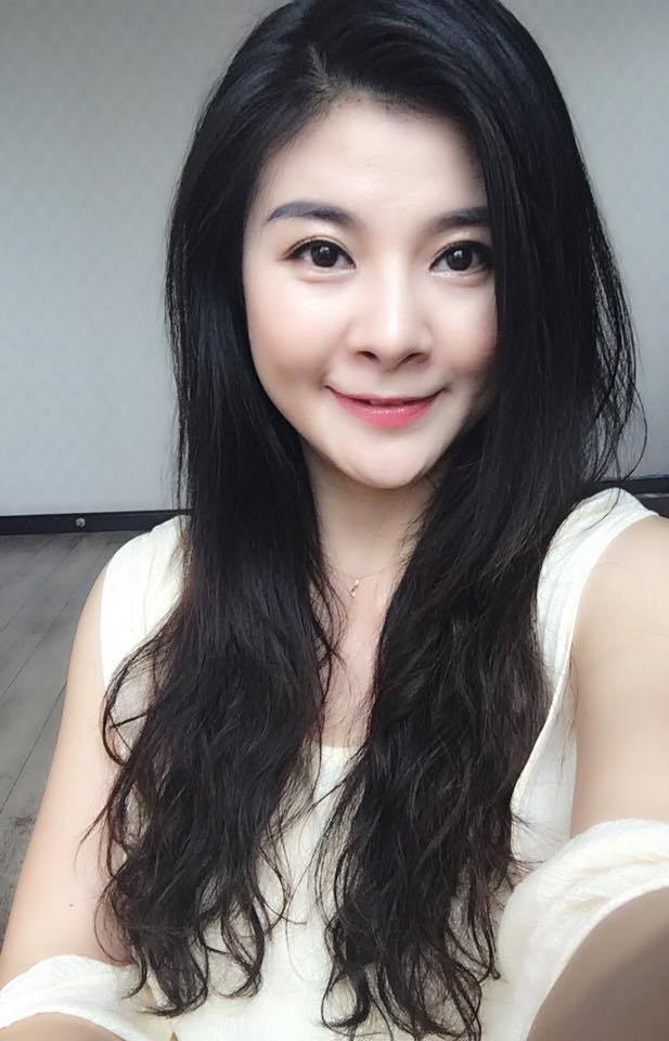 Vẻ đẹp không tuổi của Kim Oanh dù đã bước qua tuổi 44.
